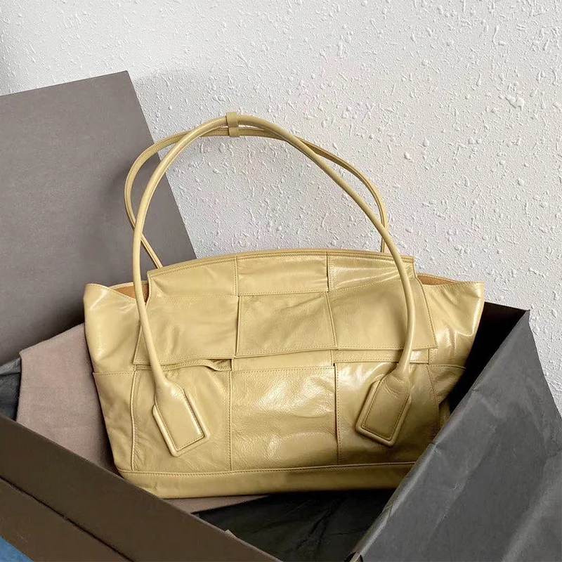 2020 luxury brand fashion style bag for women totes handbag cowhide leather casual tote Plaid Knitting
2020 luxury brand fashion style bag for women totes handbag cowhide leather casual tote Plaid Knitting