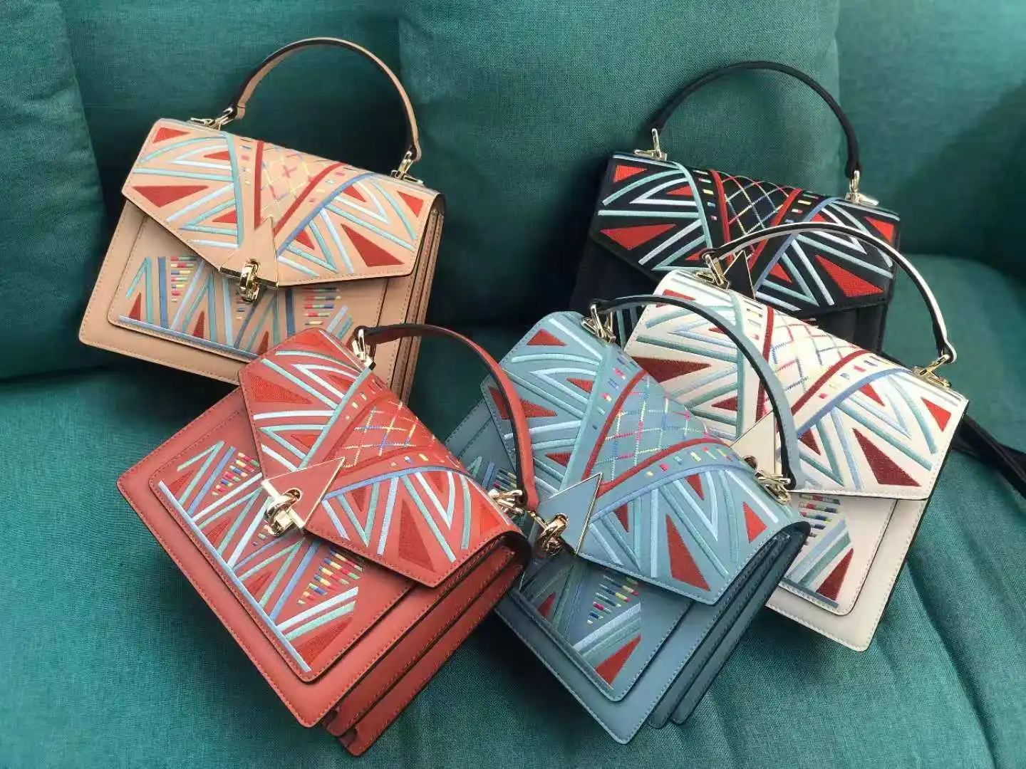 Design Women's Bag 2021 New Summer High-end Western Leather Messenger Bag Luxury Handbags Luxury Designer
Design Women's Bag 2021 New Summer High-end Western Leather Messenger Bag Luxury Handbags Luxury Designer