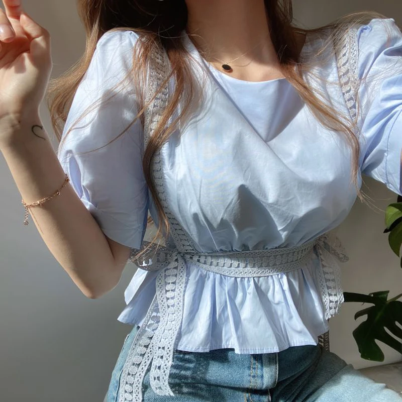 Женская рубашка с цветочным принтом, короткая блузка с оборками, лето 2021
Женская рубашка с цветочным принтом, короткая блузка с оборками, лето 2021