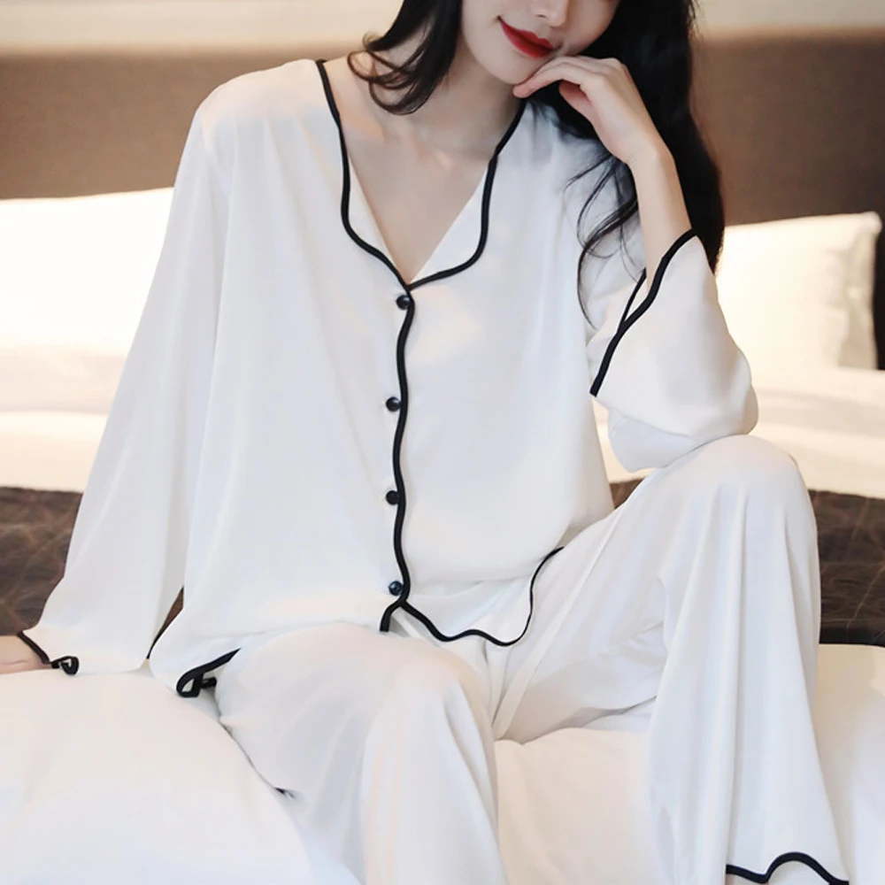 Spring Summer Women Pajamas Faux Silk Satin Pyjama Sets Long Sleeve Two Piece Sleepwear Top Pyjamas Set New Thin Homewear Suit
Spring Summer Women Pajamas Faux Silk Satin Pyjama Sets Long Sleeve Two Piece Sleepwear Top Pyjamas Set New Thin Homewear Suit