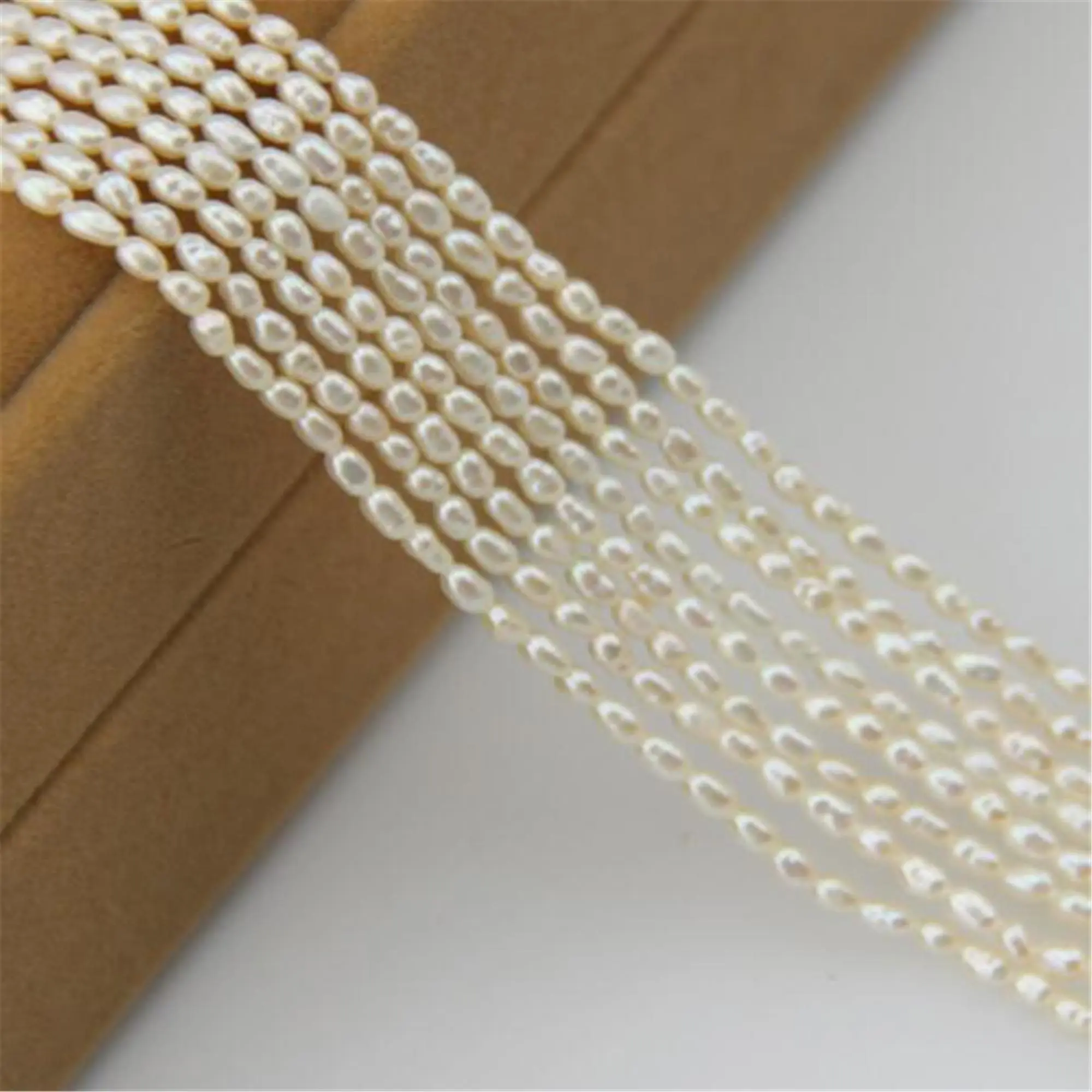 1pcs 2-3mm White Baroque Pearl Loose Beads 15.5inch Making Gifts Cultured Accessories Classic AAA DIY Fashion Flawless
1pcs 2-3mm White Baroque Pearl Loose Beads 15.5inch Making Gifts Cultured Accessories Classic AAA DIY Fashion Flawless