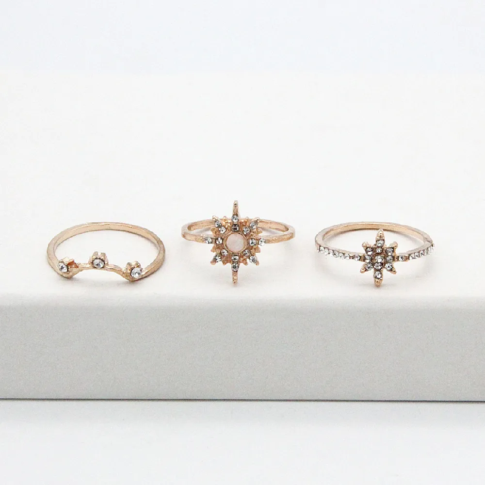 New 2021 The new fashion 16-piece set studded water drop crown bohemian retro personality set ring joint ring 
New 2021 The new fashion 16-piece set studded water drop crown bohemian retro personality set ring joint ring