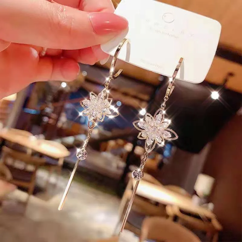 2021 New Trend Flower Earrings Long Fringed Glass Flowers Women Jewelry Exquisite Earrings For Women Fashion Stud Earrings
2021 New Trend Flower Earrings Long Fringed Glass Flowers Women Jewelry Exquisite Earrings For Women Fashion Stud Earrings