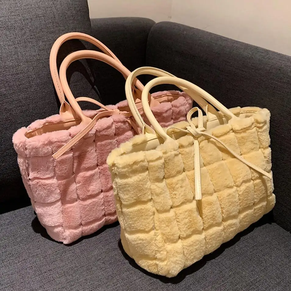 Faux Fur Large Tote bag 2021 Winter New High-quality Soft Plush Women's Designer Handbag Luxury brand Weave Handbag Travel Bag
Faux Fur Large Tote bag 2021 Winter New High-quality Soft Plush Women's Designer Handbag Luxury brand Weave Handbag Travel Bag
