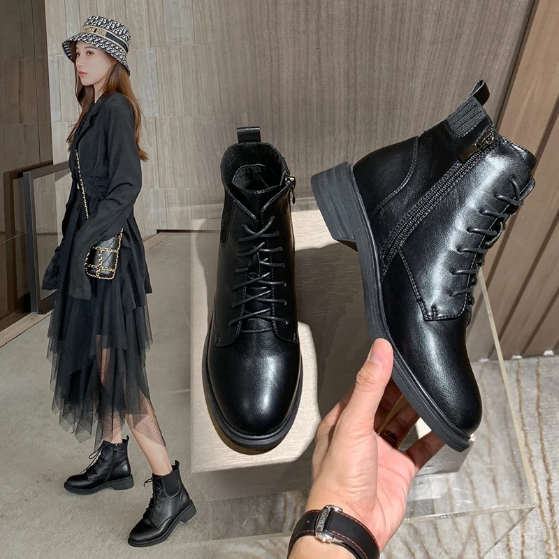 2021 Women Black Martin Boots Thick Bottom Lace Up Genuine Leather Platform Shoes Autumn Winter Motorcycle Boots
2021 Women Black Martin Boots Thick Bottom Lace Up Genuine Leather Platform Shoes Autumn Winter Motorcycle Boots