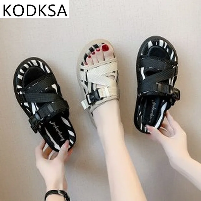 Новинка в Южной Корее, Летняя женская обувь для отдыха, женская пляжная спортивная обувь на платформе с липучкой, женские сандалии, обувь с о...
Новинка в Южной Корее, Летняя женская обувь для отдыха, женская пляжная спортивная обувь на платформе с липучкой, женские сандалии, обувь с о...