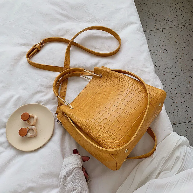2020 new crocodile pattern women's bag personality retro handbag fashion bucket bag tide shoulder diagonal bag luxury handbags
2020 new crocodile pattern women's bag personality retro handbag fashion bucket bag tide shoulder diagonal bag luxury handbags