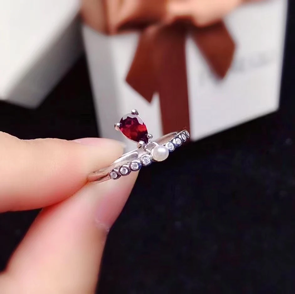 Fashion 925 Silver Garnet Ring for Daily Wear 4mm*6mm Natural Garnet Silver Ring Simple 925 Silver Gemstone Ring
Fashion 925 Silver Garnet Ring for Daily Wear 4mm*6mm Natural Garnet Silver Ring Simple 925 Silver Gemstone Ring