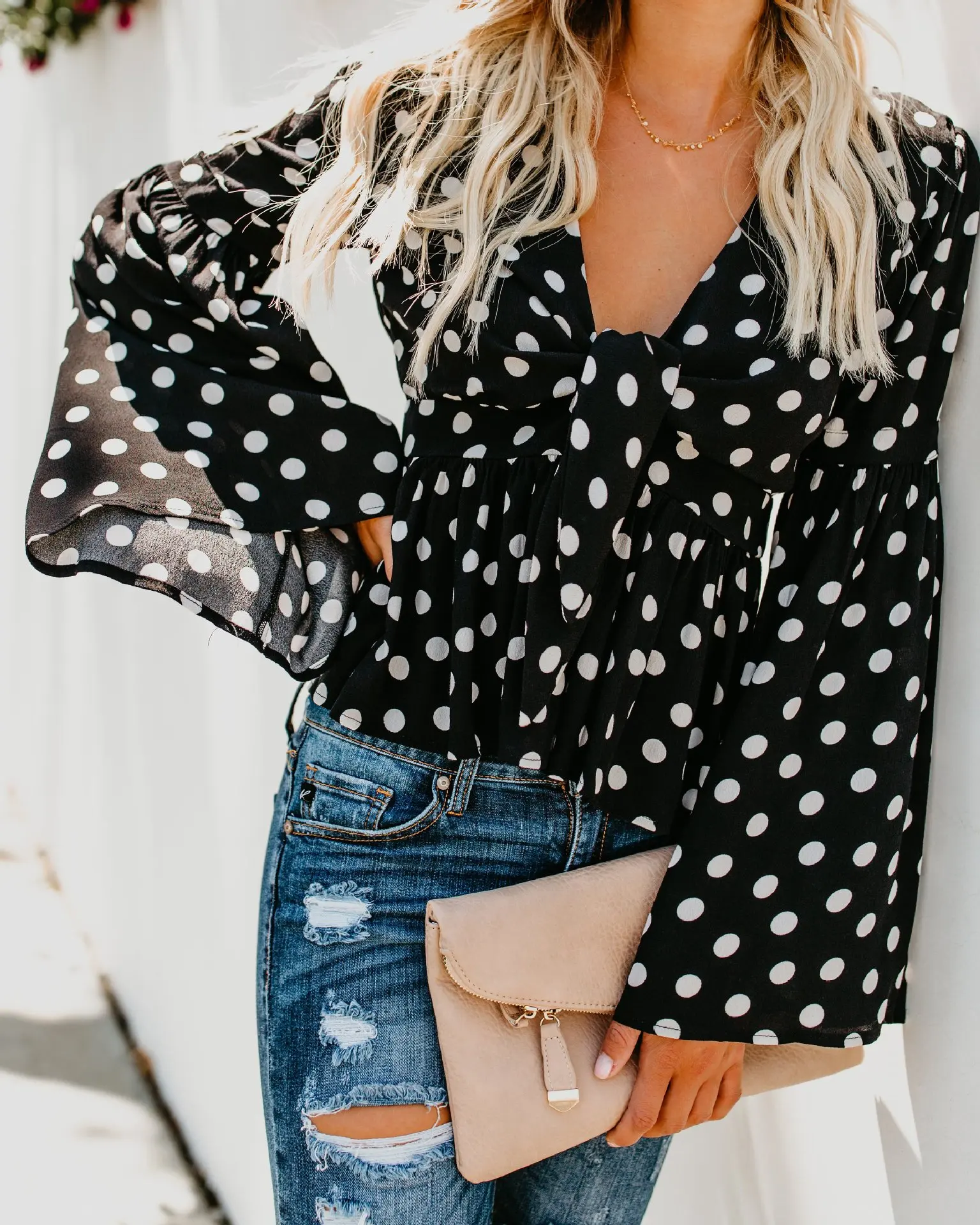 Woomen's Sunner Sexy Deep V Butterfly Sleeve Dotted Shirt Blouses Female Tops Shirts
Woomen's Sunner Sexy Deep V Butterfly Sleeve Dotted Shirt Blouses Female Tops Shirts