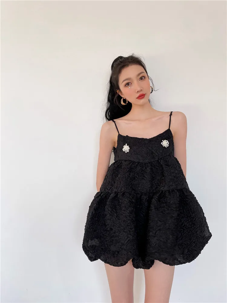 retro women spaghetti short dresses Sling dress female 2021 new retro white flower black pearl bud tutu dresses
retro women spaghetti short dresses Sling dress female 2021 new retro white flower black pearl bud tutu dresses