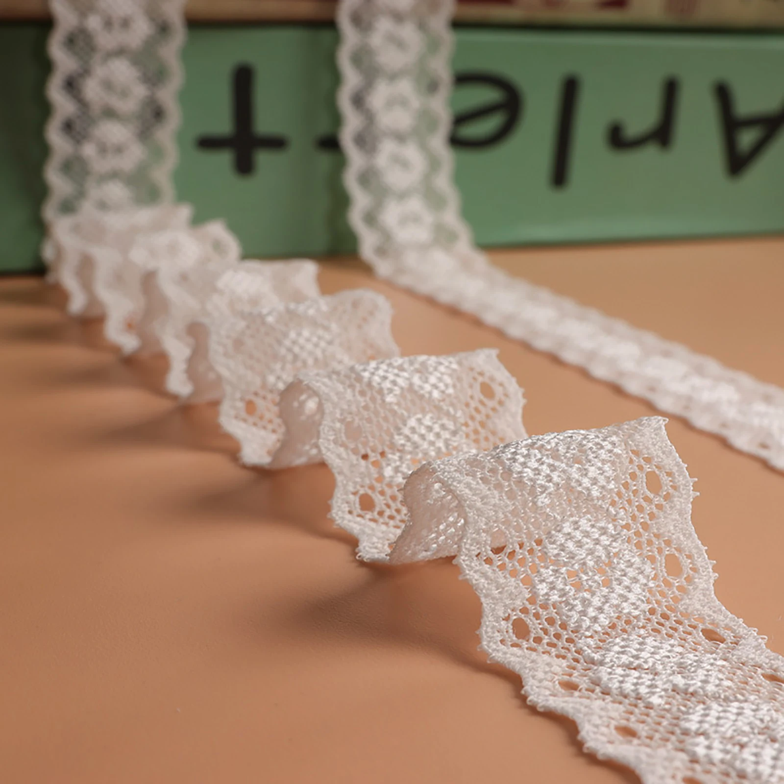 5 Yards 24kinds Color White Lace Ribbon Woven Band French African Lace Wedding Fabric DIY Clothing/gift Wrapping
5 Yards 24kinds Color White Lace Ribbon Woven Band French African Lace Wedding Fabric DIY Clothing/gift Wrapping