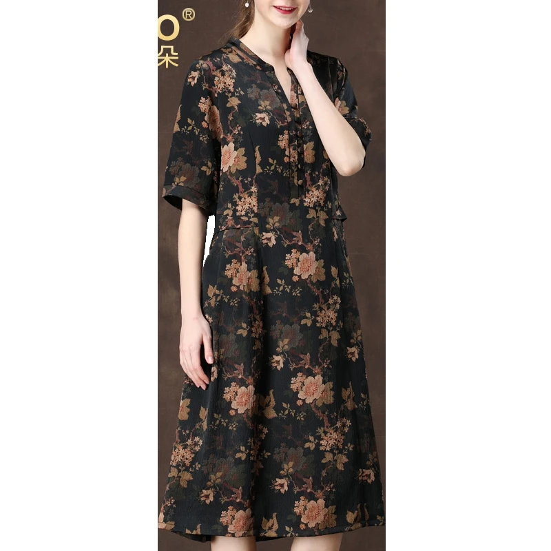 Gambiered Canton Gauze Light Luxury Silk Dress Medium Length Mulberry Silk Middle Age Large Size Loose Pearl Satin Dress
Gambiered Canton Gauze Light Luxury Silk Dress Medium Length Mulberry Silk Middle Age Large Size Loose Pearl Satin Dress