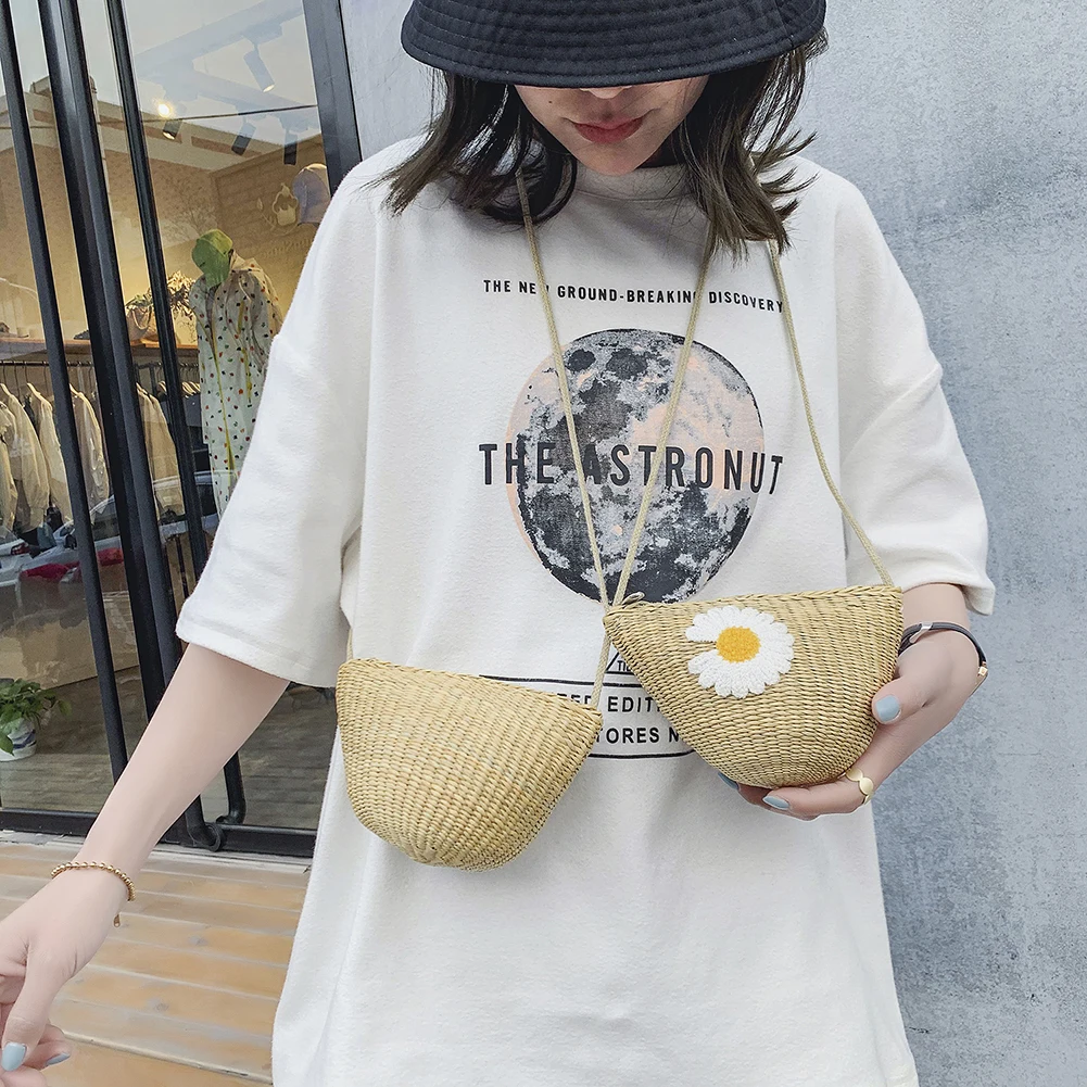 Handmade Women Shoulder Bag Bohemian Summer Straw Beach Bags Woven Female Handbag Messenger Bag Crossbody Bags Tote
Handmade Women Shoulder Bag Bohemian Summer Straw Beach Bags Woven Female Handbag Messenger Bag Crossbody Bags Tote