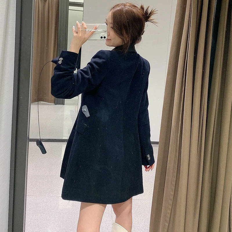 za 2020 new Women Autumn winter Silk texture Velvet Coat Turn-down Collar Long Coat Lady Streetwear Outwear Flower buttons
za 2020 new Women Autumn winter Silk texture Velvet Coat Turn-down Collar Long Coat Lady Streetwear Outwear Flower buttons