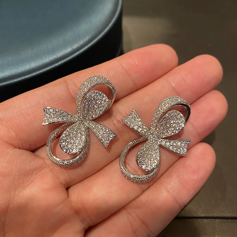 White Diamond Bow Stud Earrings Earrings Women's Summer Temperamental Minority Ribbon Earrings
White Diamond Bow Stud Earrings Earrings Women's Summer Temperamental Minority Ribbon Earrings