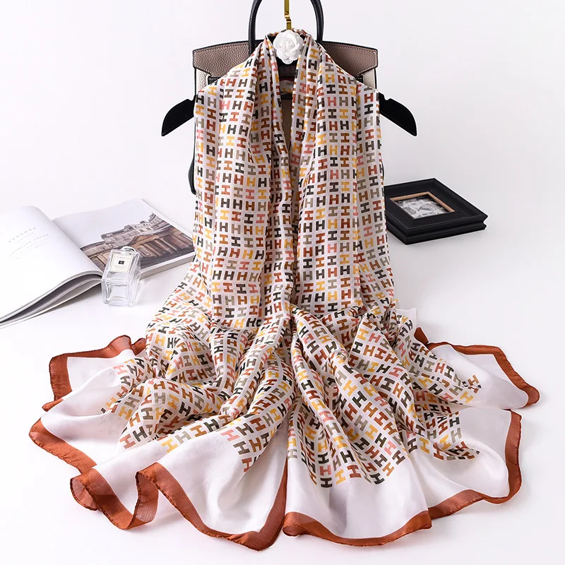 New Summer Sunscreen Beach towel Korean Style Print Satin Silk Scarf Fashion 180X90CM Neckerchief Female Travel Bandana Shawl
New Summer Sunscreen Beach towel Korean Style Print Satin Silk Scarf Fashion 180X90CM Neckerchief Female Travel Bandana Shawl