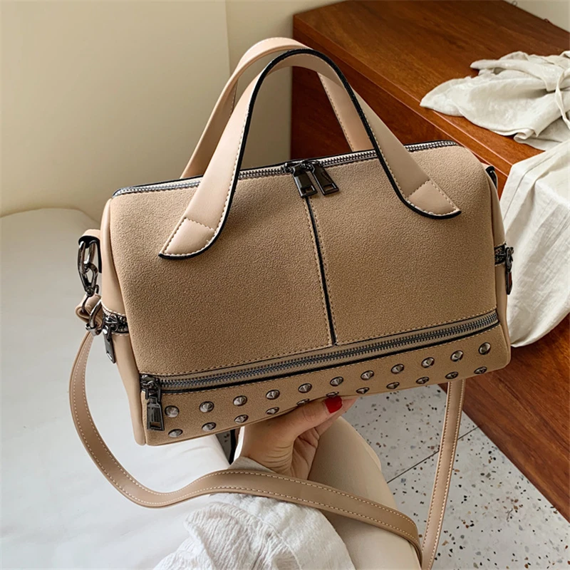 Scrub Casual Tote Women'sHandbag Rivet Design CrossbodyBagsforWomen Vintage ShoulderBag PU Leather Hand Bag
Scrub Casual Tote Women'sHandbag Rivet Design CrossbodyBagsforWomen Vintage ShoulderBag PU Leather Hand Bag
