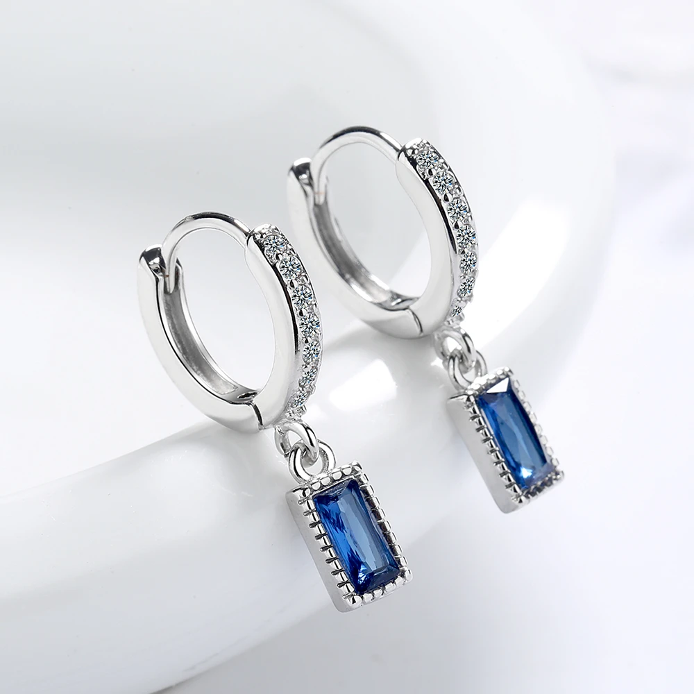 Earrings female Korean version of literature and art small fresh inlaid zirconium sweet blue earrings temperament short earrings
Earrings female Korean version of literature and art small fresh inlaid zirconium sweet blue earrings temperament short earrings