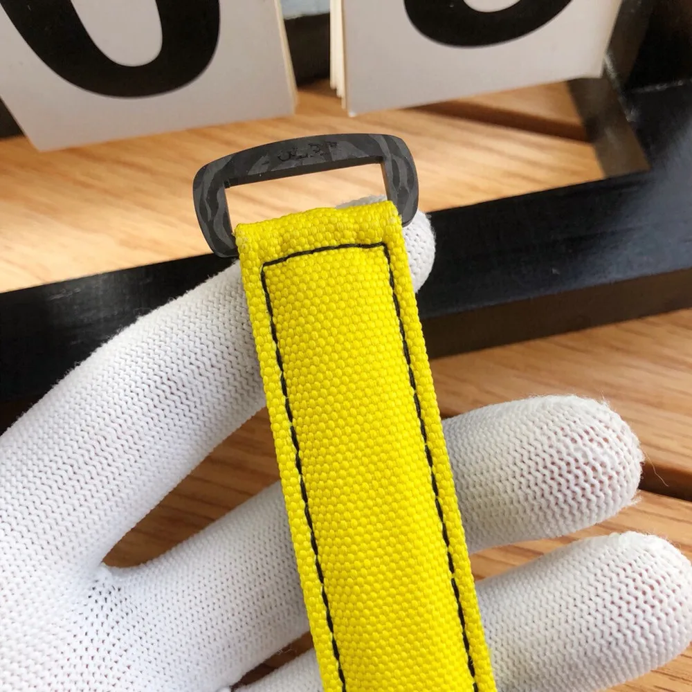 Luxury Brand New Men Automatic Mechanical ETA4130 Rainbow Diamond Bezel Carbon Fiber Sapphire Canvas Leather Luminous Watch
Luxury Brand New Men Automatic Mechanical ETA4130 Rainbow Diamond Bezel Carbon Fiber Sapphire Canvas Leather Luminous Watch