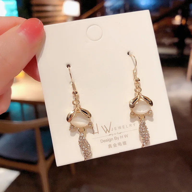 925 Silver Needle Opal Earrings Korean Temperament Geometric Square Diamond Earrings for Women
925 Silver Needle Opal Earrings Korean Temperament Geometric Square Diamond Earrings for Women