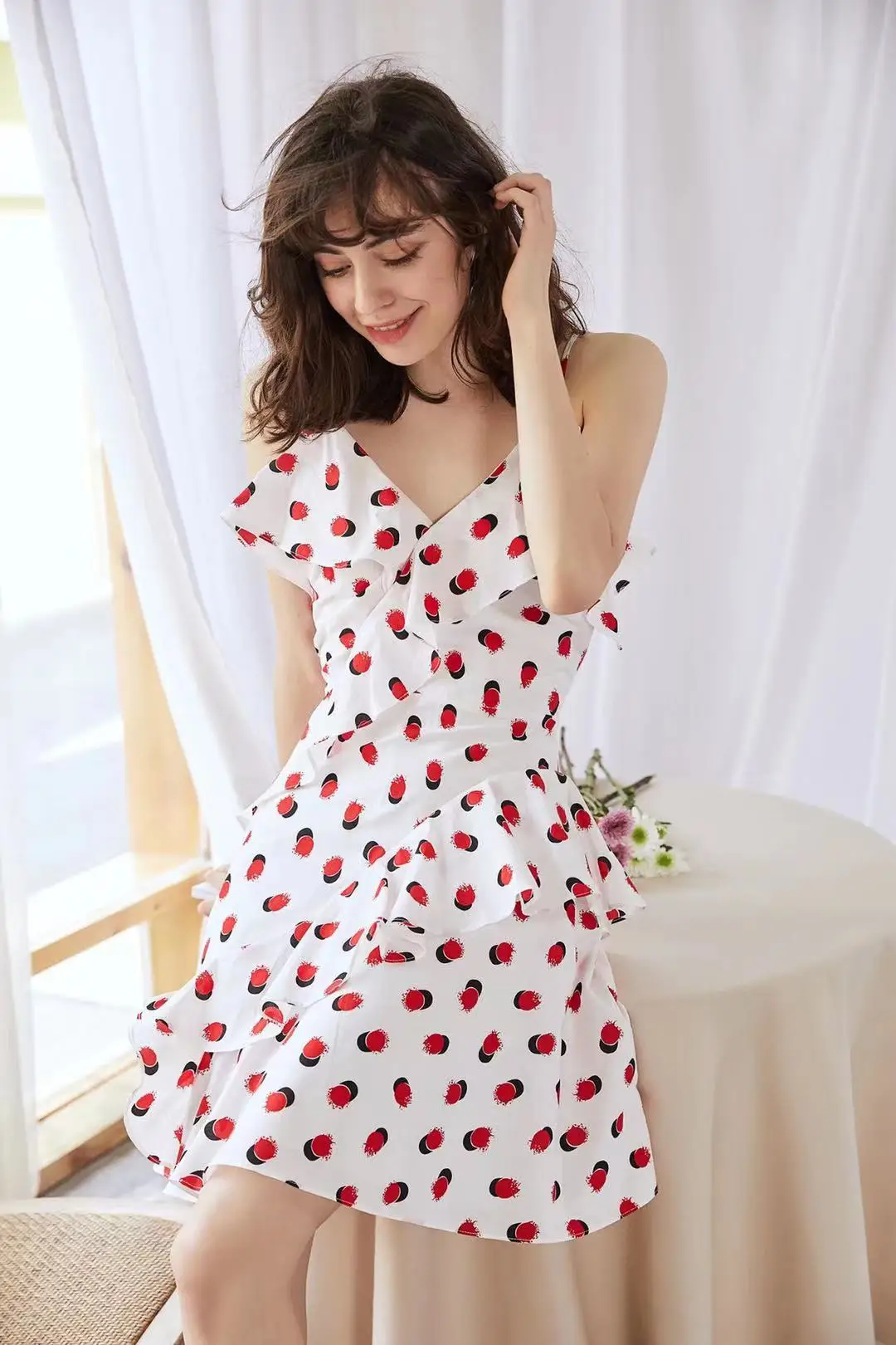 2021 Summer Runway Print Spaghetti Strap Knee-Length Dress Women's Sleeveless Ruffles Dress Beach Hot Sale Boho Sundresss
2021 Summer Runway Print Spaghetti Strap Knee-Length Dress Women's Sleeveless Ruffles Dress Beach Hot Sale Boho Sundresss