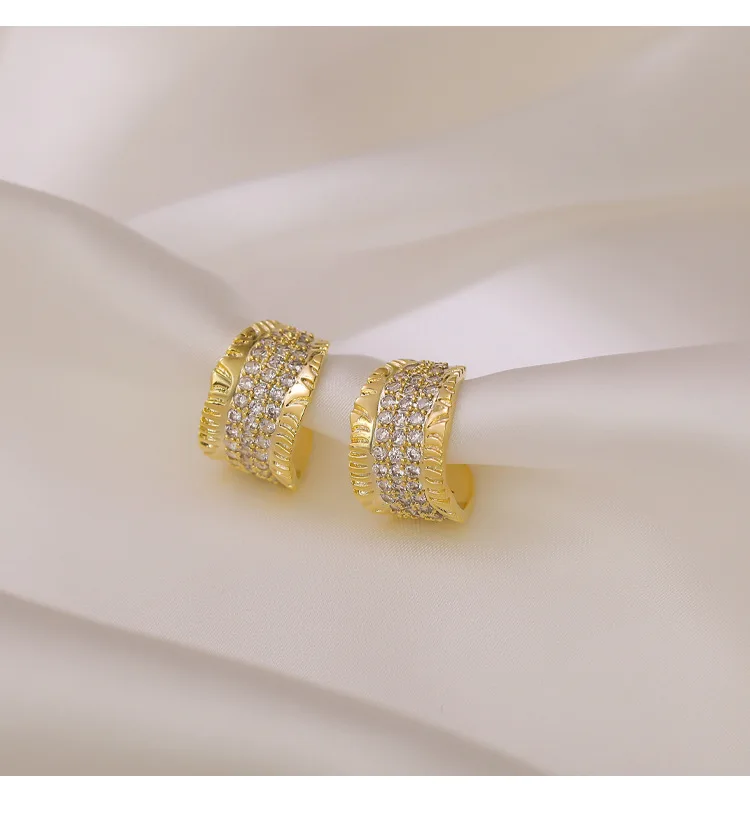 BAOJIEER Geometric Modeling Retro High Grade All Rhinestone Metal Earring Fashion Simple Temperament
BAOJIEER Geometric Modeling Retro High Grade All Rhinestone Metal Earring Fashion Simple Temperament