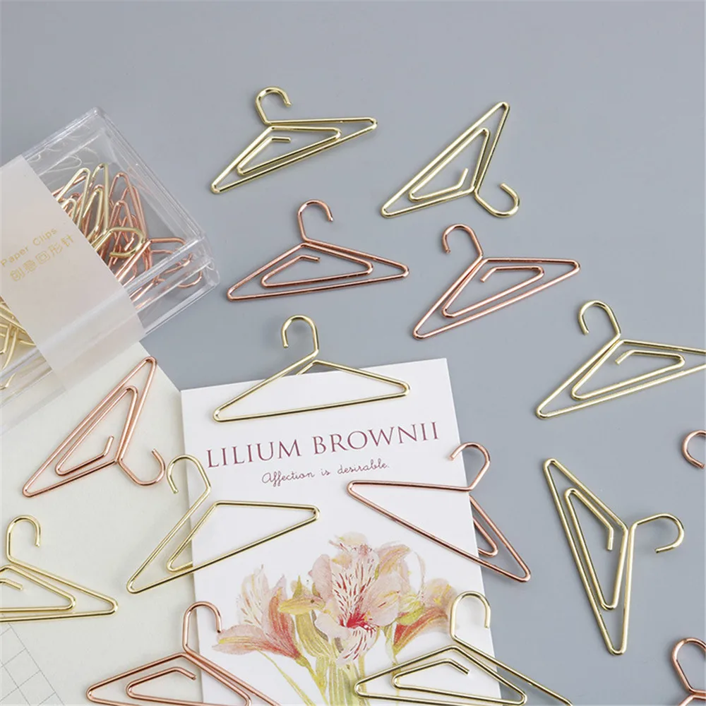 12pcs /box Mini Hanger Shape Paper Gold Rose Gold Color Clip Funny Kawaii Bookmark Metal Office Stationery Marking Clip
12pcs /box Mini Hanger Shape Paper Gold Rose Gold Color Clip Funny Kawaii Bookmark Metal Office Stationery Marking Clip