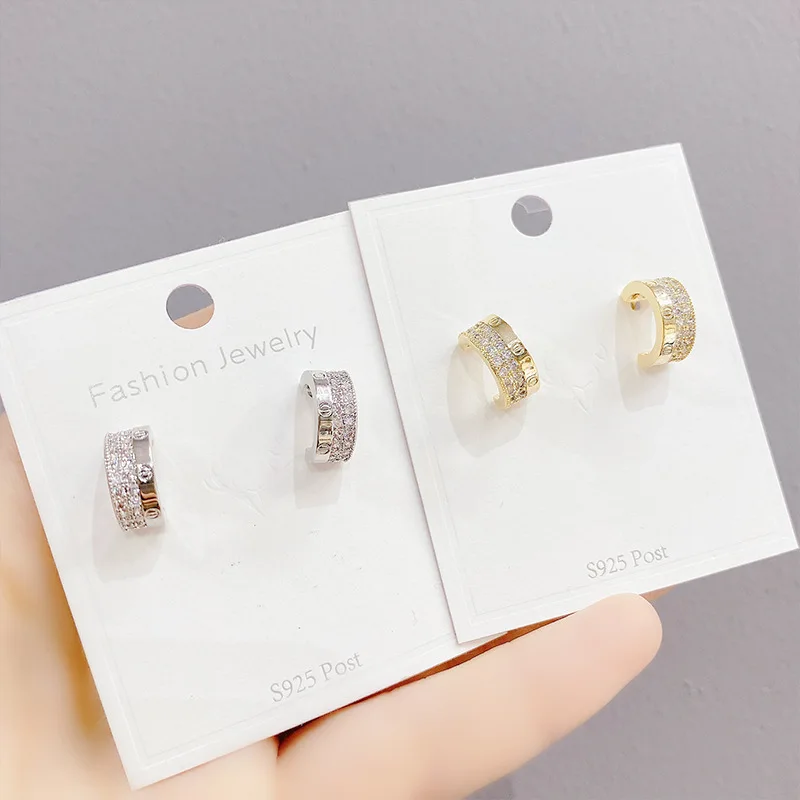 Sterling Silvers Needle Stud Earrings for Women Korean Fashion Micro Inlaid Zircon Earring Ornament Gift
Sterling Silvers Needle Stud Earrings for Women Korean Fashion Micro Inlaid Zircon Earring Ornament Gift