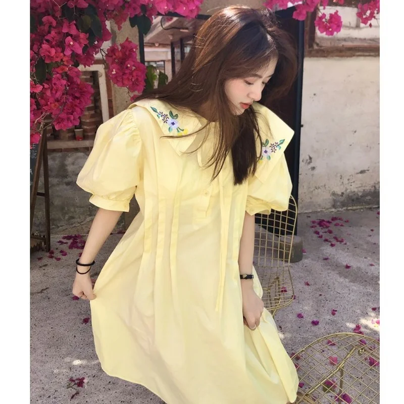 ZAWAHIKI Floral Sweet Summer Dresses for Women 2021 Puff Sleeve Vintage Sailor Collar Embroidered Robe Femme A-line Vestidos
ZAWAHIKI Floral Sweet Summer Dresses for Women 2021 Puff Sleeve Vintage Sailor Collar Embroidered Robe Femme A-line Vestidos