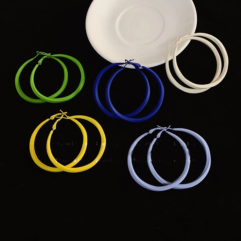 LOVOACC Exaggerated Colorful Hollow Round Circle Big Earring Neon Green Spray Large Hoop Earrings for Women Minimalist Jewelry
LOVOACC Exaggerated Colorful Hollow Round Circle Big Earring Neon Green Spray Large Hoop Earrings for Women Minimalist Jewelry