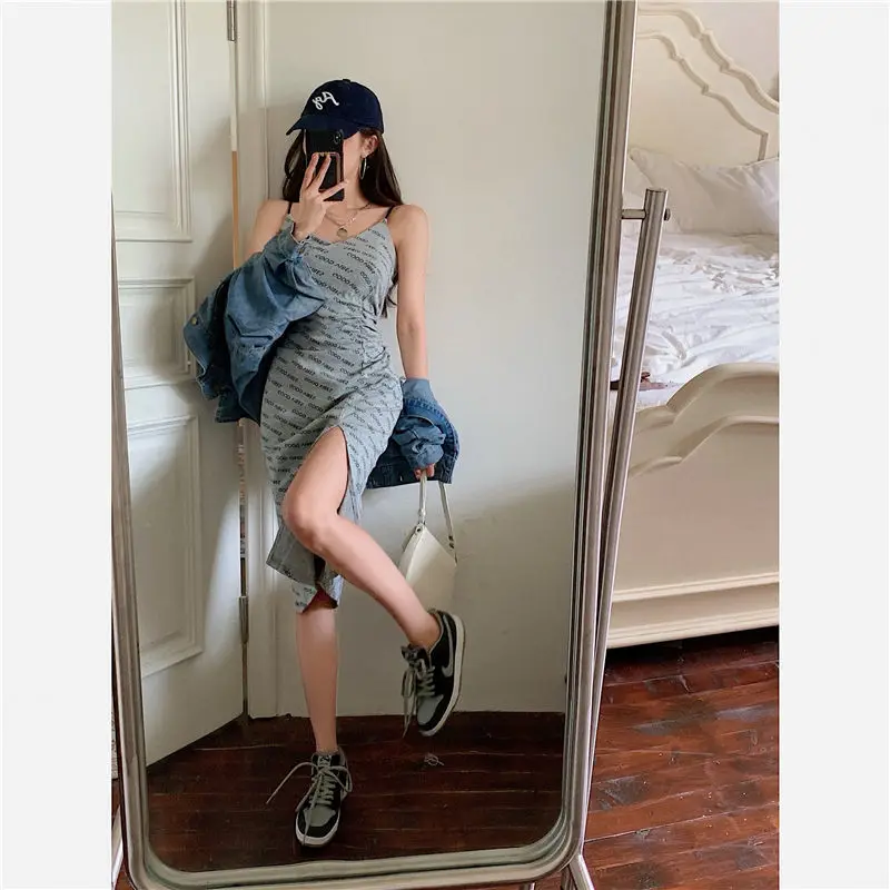 Royal elder sister light cooked wind dress women's 2021 summer new letter slim long sexy split suspender skirvestidostmaxi dress
Royal elder sister light cooked wind dress women's 2021 summer new letter slim long sexy split suspender skirvestidostmaxi dress