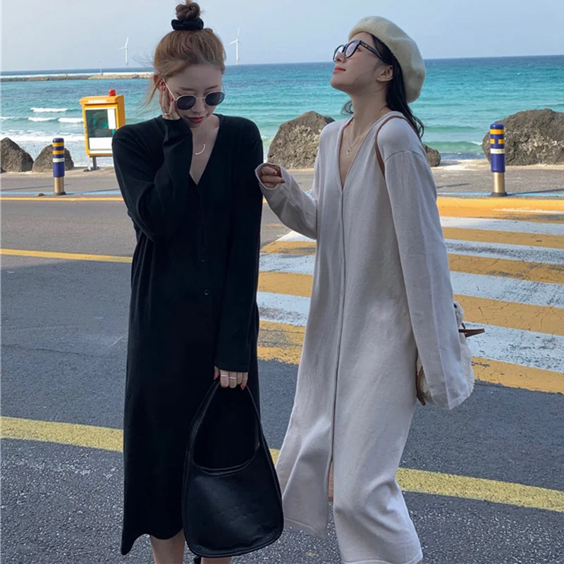 Women's Knitted Single-Breasted Long Sleeve Dress 2021 Autumn and Winter New V-neck Loose Woolen Skirt
Women's Knitted Single-Breasted Long Sleeve Dress 2021 Autumn and Winter New V-neck Loose Woolen Skirt