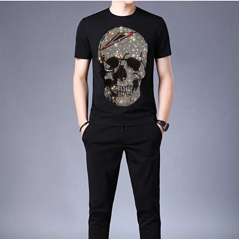 Luxury Hot Diamond Round Neck Short-Sleeved T-Shirt Jogging Trousers Two-Piece Handsome Casual Spring Summer Classic Fashion 
Luxury Hot Diamond Round Neck Short-Sleeved T-Shirt Jogging Trousers Two-Piece Handsome Casual Spring Summer Classic Fashion