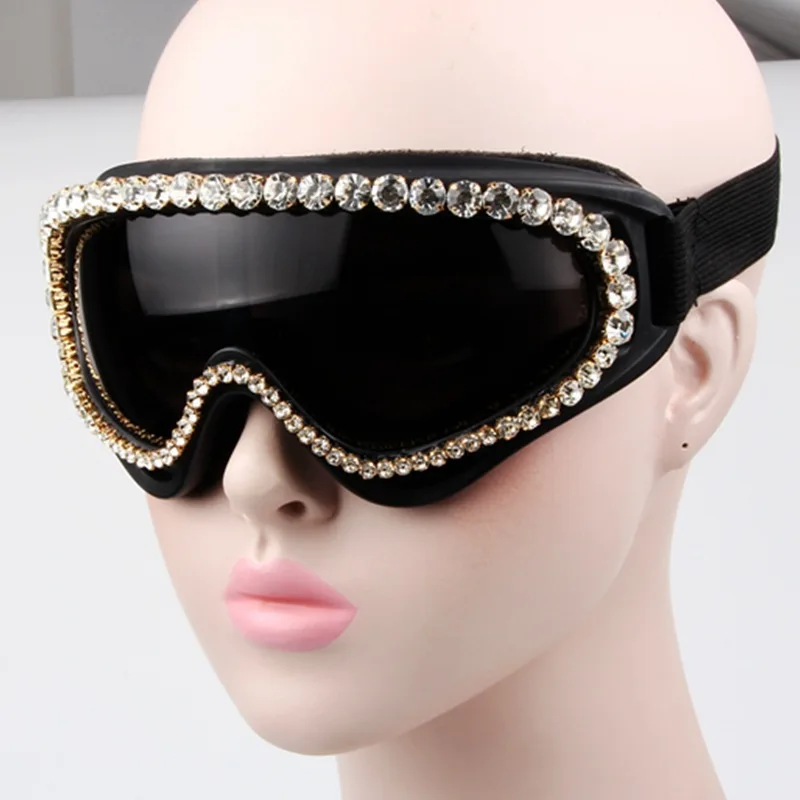 With rhinestone goggles ladies windproof sunglasses fashion hand-made diamond sunglasses 
With rhinestone goggles ladies windproof sunglasses fashion hand-made diamond sunglasses