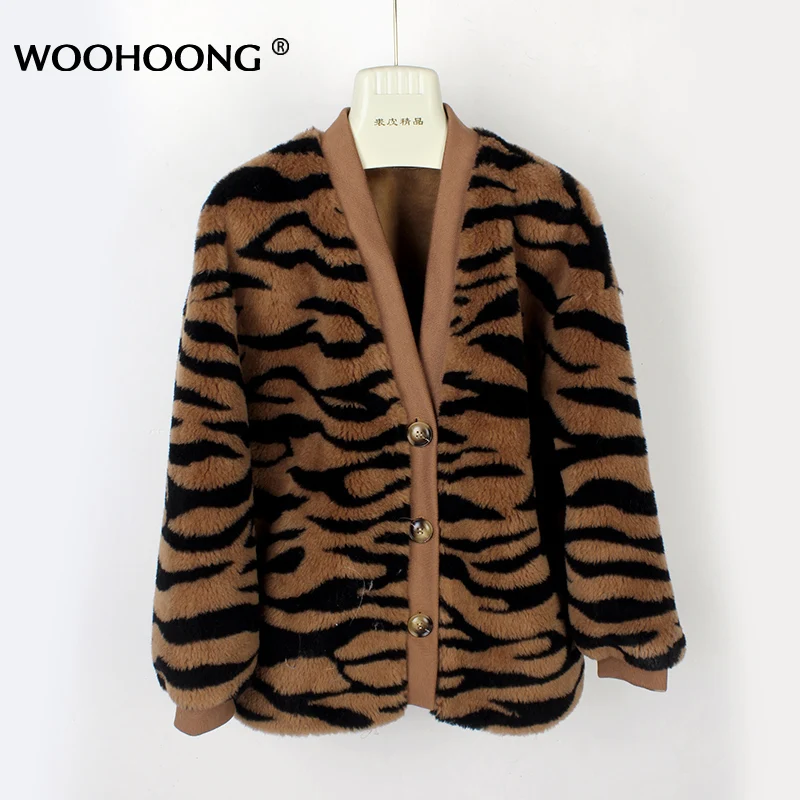 Cashmere Real Fur Coat Female Coat Sheep Hair Long Coat Wool Composite Fur Women Woolen Furry Short Jacket Buttoned Wool Jacket
Cashmere Real Fur Coat Female Coat Sheep Hair Long Coat Wool Composite Fur Women Woolen Furry Short Jacket Buttoned Wool Jacket