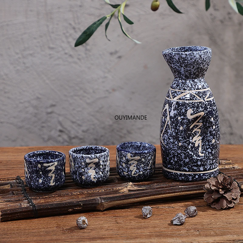 Japanese Ceramic Black Sake Bottle Wine Bottle Sake Cup Sake Bottle Sushi Restaurant Sake Bottle TablewareWine Glass 
Japanese Ceramic Black Sake Bottle Wine Bottle Sake Cup Sake Bottle Sushi Restaurant Sake Bottle TablewareWine Glass