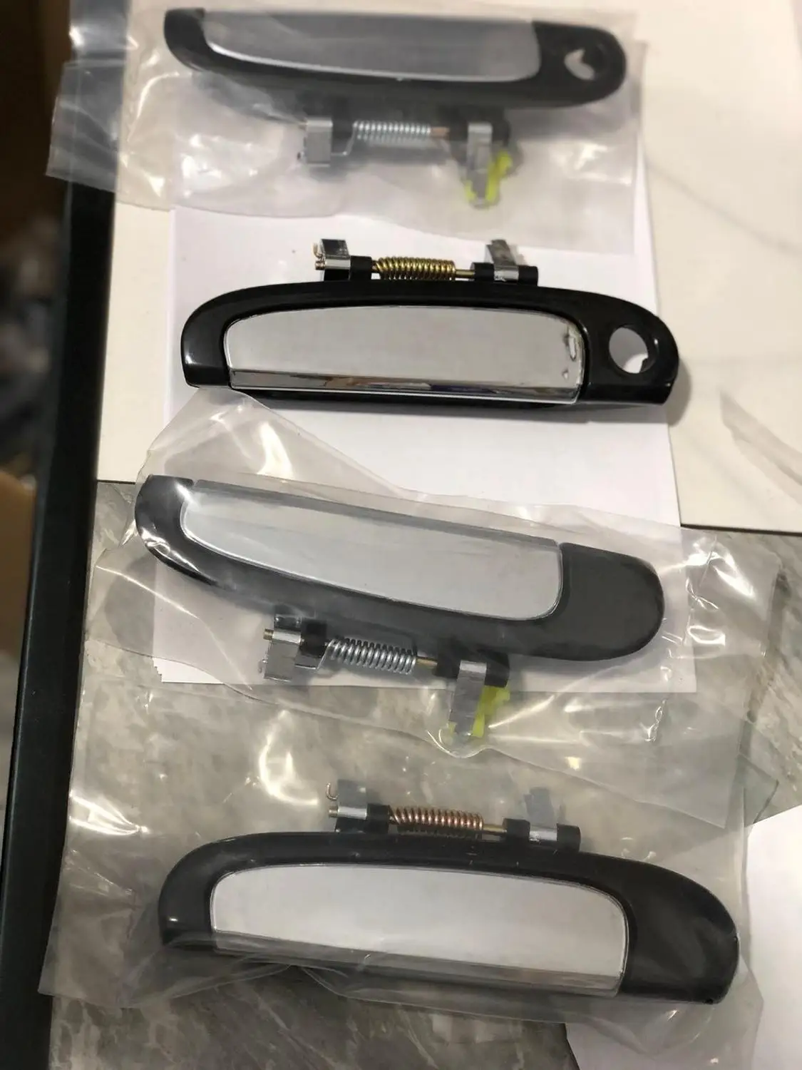 OUTSIDE EXTERIOR DOOR HANDLE FOR KIA Picanto (EU) 04-10 FL:82650-07000 FR:82660-07000 RL:83650-07010 RR:83660-07010
OUTSIDE EXTERIOR DOOR HANDLE FOR KIA Picanto (EU) 04-10 FL:82650-07000 FR:82660-07000 RL:83650-07010 RR:83660-07010