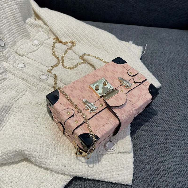 Women brand classic lock box bag fashion lock rivet design shoulder bag ladies letter printed shoulder bag texture chains bag
Women brand classic lock box bag fashion lock rivet design shoulder bag ladies letter printed shoulder bag texture chains bag