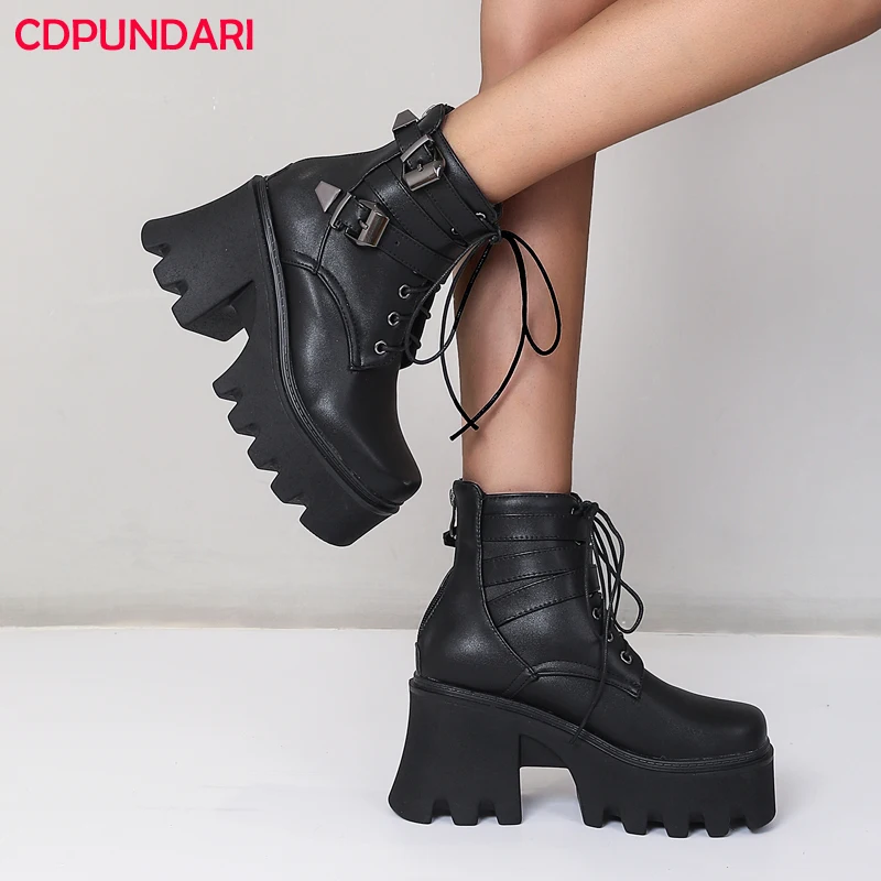 2022 Black High Heels Platform Ankle Boots Women Autumn Winter Buckle Goth Punk Motorcycle Boots Shoes Bottes Plateforme Femme
2022 Black High Heels Platform Ankle Boots Women Autumn Winter Buckle Goth Punk Motorcycle Boots Shoes Bottes Plateforme Femme