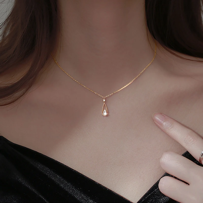 925 Sterling Silver Waterdrop Pendant Necklace for Women Cubic Zircon Clavicle Chain Necklaces Party Jewelry New
925 Sterling Silver Waterdrop Pendant Necklace for Women Cubic Zircon Clavicle Chain Necklaces Party Jewelry New