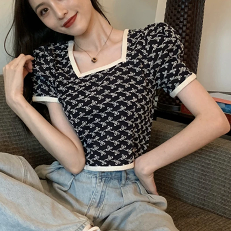 LJSXLS 2021 Embroidery Printing Cropped Tops T-shirt Women Retro Square Collar Short Sleeve Tee Shirt Female Summer Top Femme
LJSXLS 2021 Embroidery Printing Cropped Tops T-shirt Women Retro Square Collar Short Sleeve Tee Shirt Female Summer Top Femme