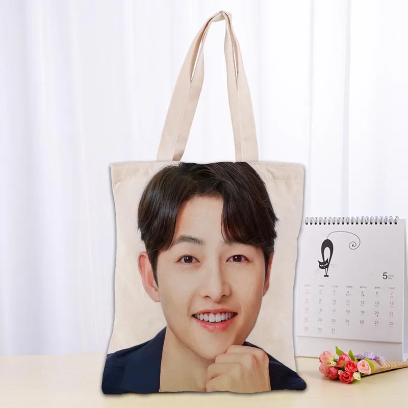 Custom Song Joong Ki Shopping Bags 30x35cm Tote Bag Reusable Handbag Women Shoulder Cloth Pouch Foldable 0719
Custom Song Joong Ki Shopping Bags 30x35cm Tote Bag Reusable Handbag Women Shoulder Cloth Pouch Foldable 0719