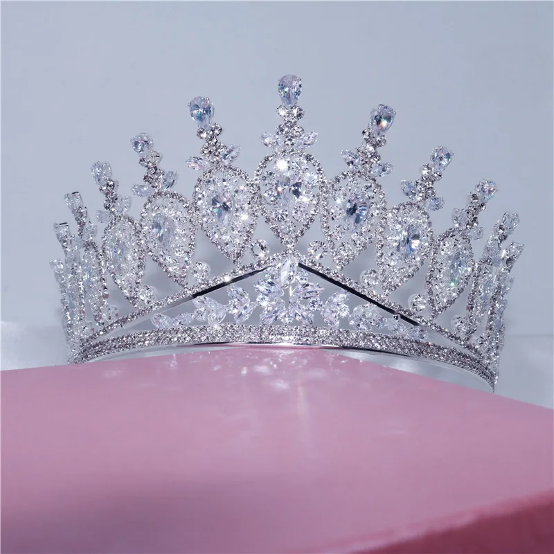 New Luxury Noble Shining Zircon Popular Wedding Banquet Party Rhinestone Hair Jewelry Princess Bride Jewelry Crown
New Luxury Noble Shining Zircon Popular Wedding Banquet Party Rhinestone Hair Jewelry Princess Bride Jewelry Crown