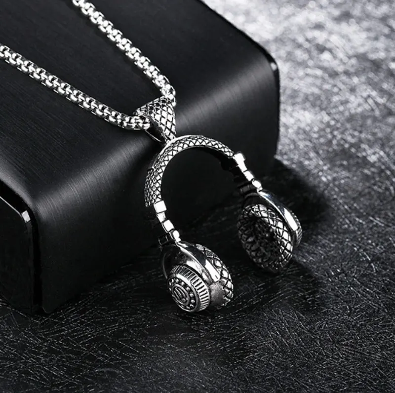 New Fashion Rock Hip Hop Jewelry Men Necklace Stainless Steel DJ Music Headphone Pendant Necklaces Cool Gifts Mens Jewellery
New Fashion Rock Hip Hop Jewelry Men Necklace Stainless Steel DJ Music Headphone Pendant Necklaces Cool Gifts Mens Jewellery