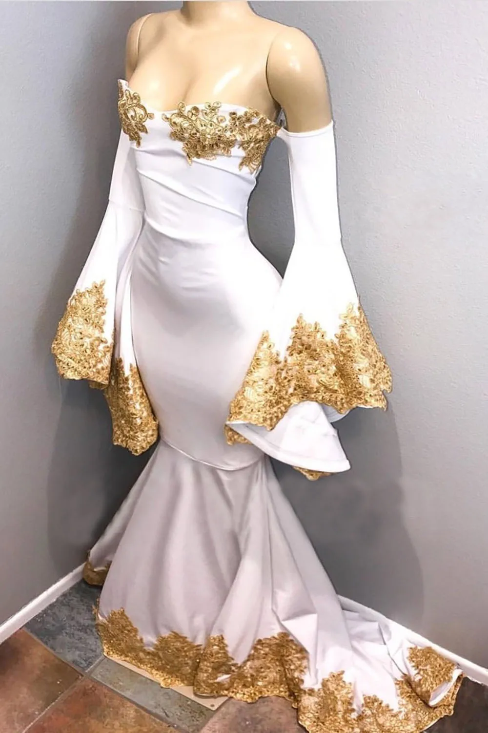 

Off the Shoulder White Prom Dresses Mermaid Long Sleeves Appliques Lace Beaded Long Prom Dubai Kaftan Evening Dresses