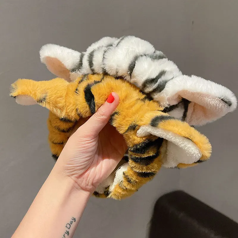 Creative 3D Cat Ears Headband Simple All-match Plush Elastic Hair Band Small Fresh Tiger Ears Turban Hairbands Hair Accessories
Creative 3D Cat Ears Headband Simple All-match Plush Elastic Hair Band Small Fresh Tiger Ears Turban Hairbands Hair Accessories