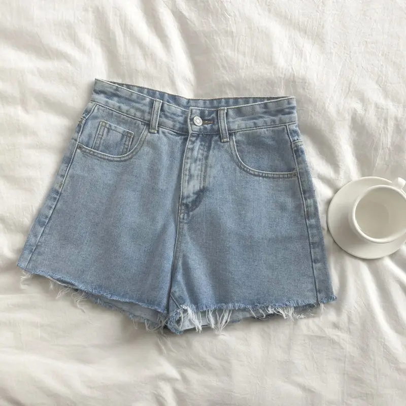 Shorts women's summer 2021 new loose and versatile jeans with high waist and thin edge, wide leg pants and short hot pants
Shorts women's summer 2021 new loose and versatile jeans with high waist and thin edge, wide leg pants and short hot pants