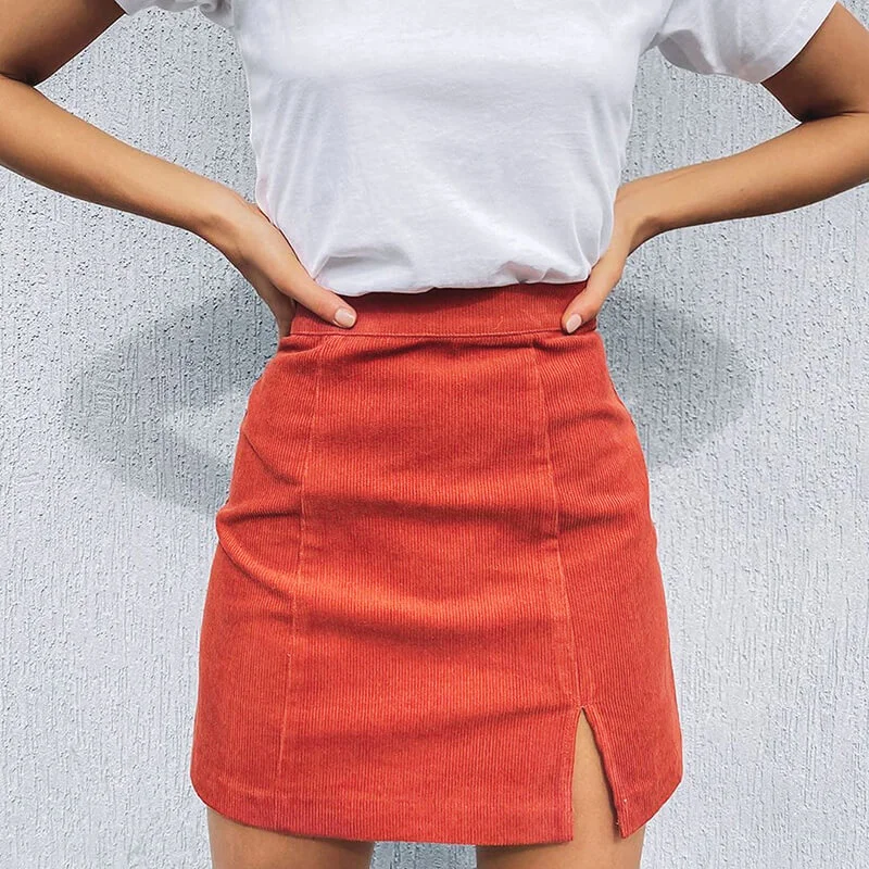 2021 Woman Velvet Skirt Summer Sexy Mini Skirts Vintage Harajuku Mini Slit Slim High Waist Straight Skirt Ladies Korean Style
2021 Woman Velvet Skirt Summer Sexy Mini Skirts Vintage Harajuku Mini Slit Slim High Waist Straight Skirt Ladies Korean Style