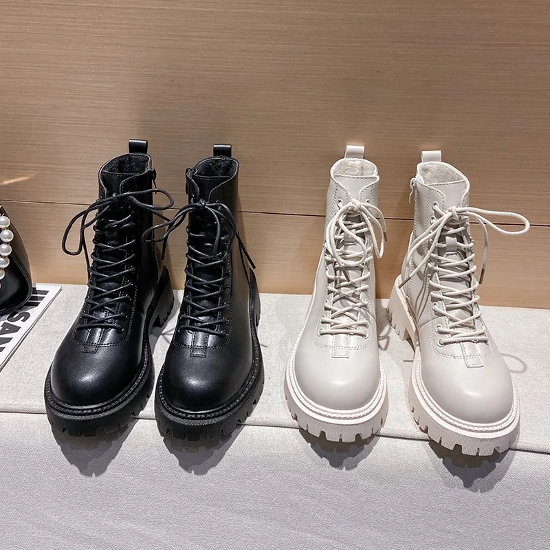 Temperament Boots Women In The Winter Of 2021 New Velvet Square Heel To Keep Warm.
Temperament Boots Women In The Winter Of 2021 New Velvet Square Heel To Keep Warm.