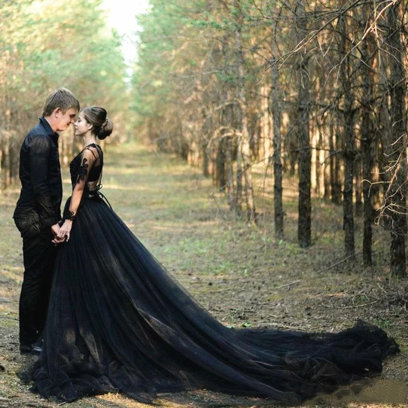 Gothic Design Black Wedding Dress Sexy High Split Open Leg 3/4 Long Sleeve V Neck Lace Tulle Bridal Gowns vestido de noiva
Gothic Design Black Wedding Dress Sexy High Split Open Leg 3/4 Long Sleeve V Neck Lace Tulle Bridal Gowns vestido de noiva